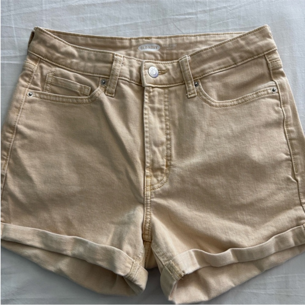 Old Navy Women's Tan Shorts